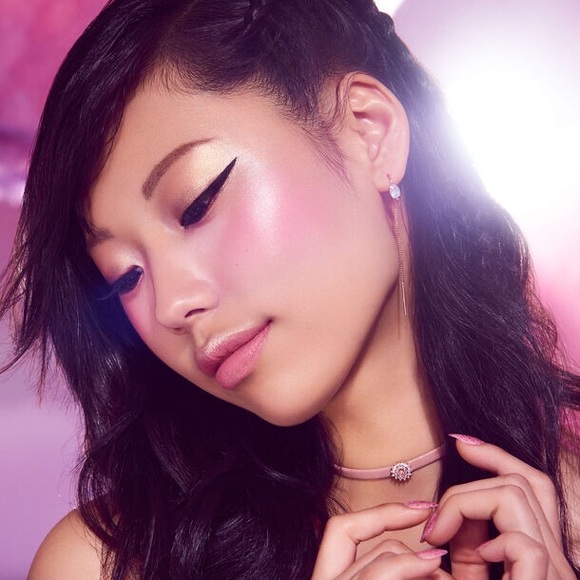 ⚠️ SHUTTING DOWN SALE⚠️ 🆕💜 Spellbound Glow Highlighter - Picture 4 of 7